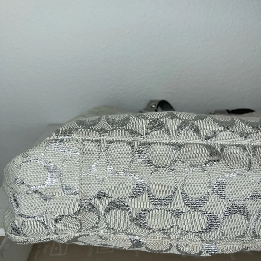 Coach Ashley Signature "C" Shoulder Satchel Purse Silver Metallic Vintage - Picture 14 of 16